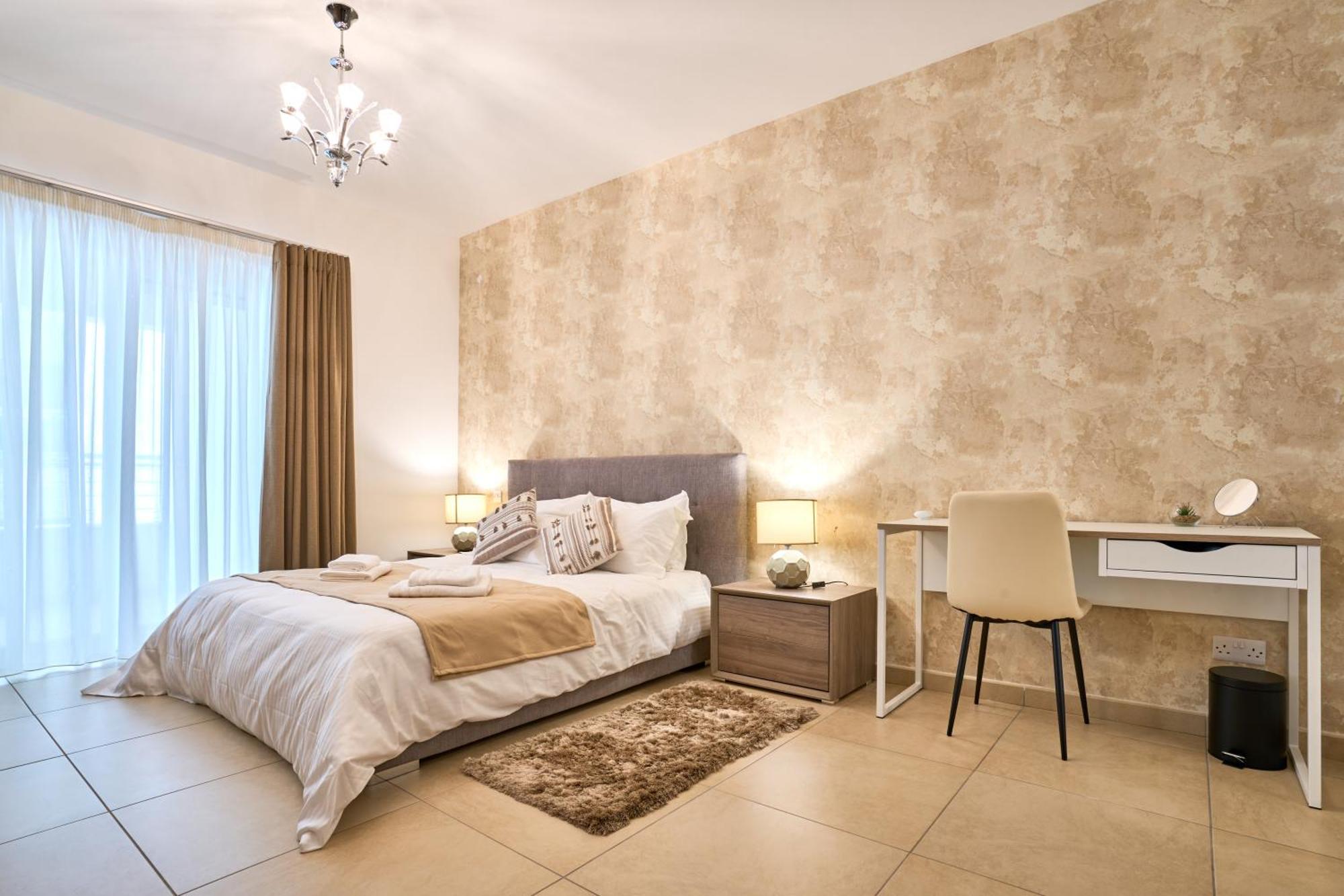 Stunning 3-Bedroom Seaview Retreat In Fort Cambridge สลีมา ภายนอก รูปภาพ