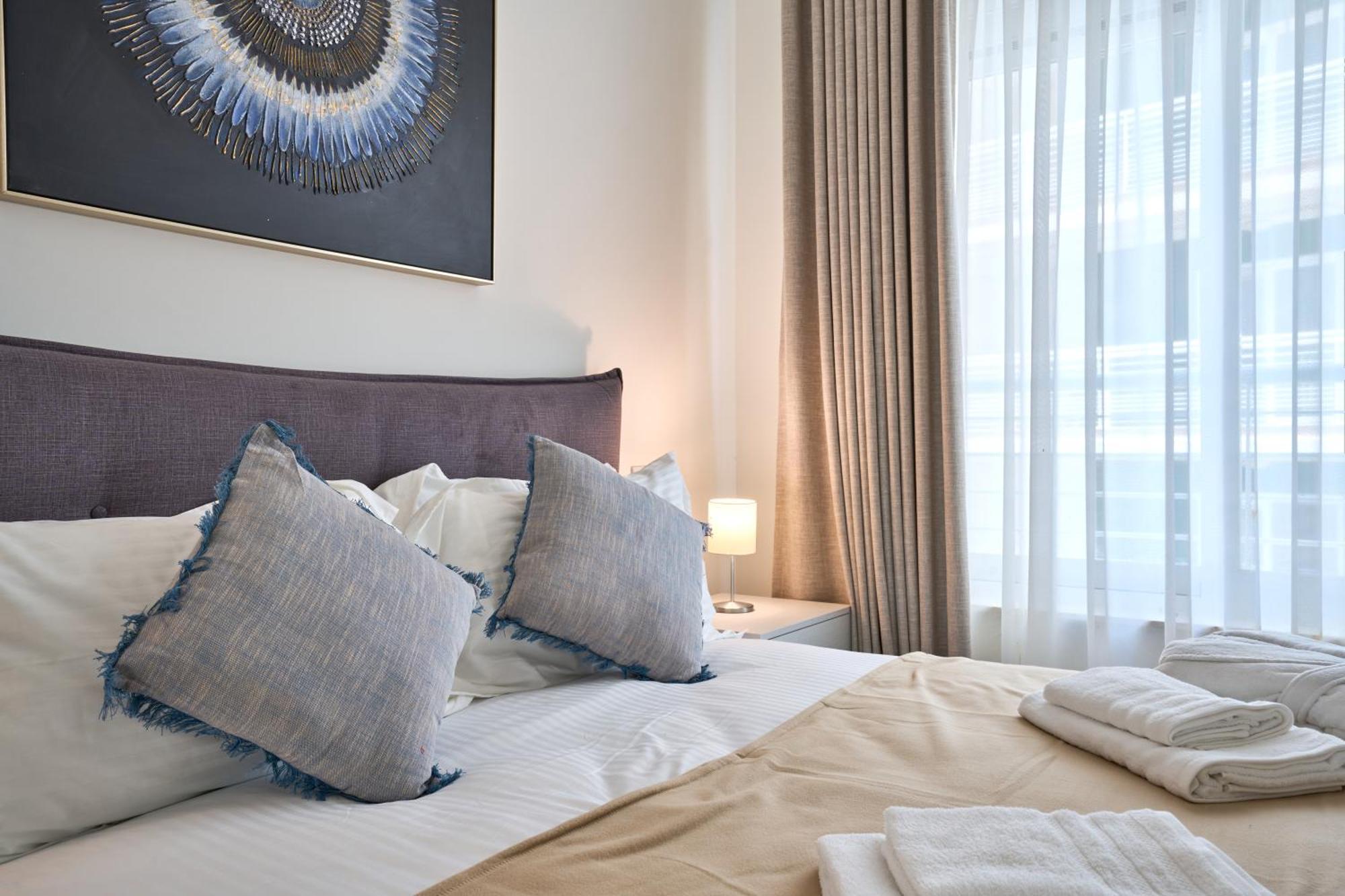 Stunning 3-Bedroom Seaview Retreat In Fort Cambridge สลีมา ภายนอก รูปภาพ