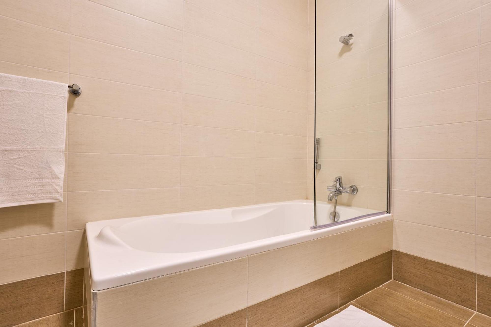 Stunning 3-Bedroom Seaview Retreat In Fort Cambridge สลีมา ภายนอก รูปภาพ