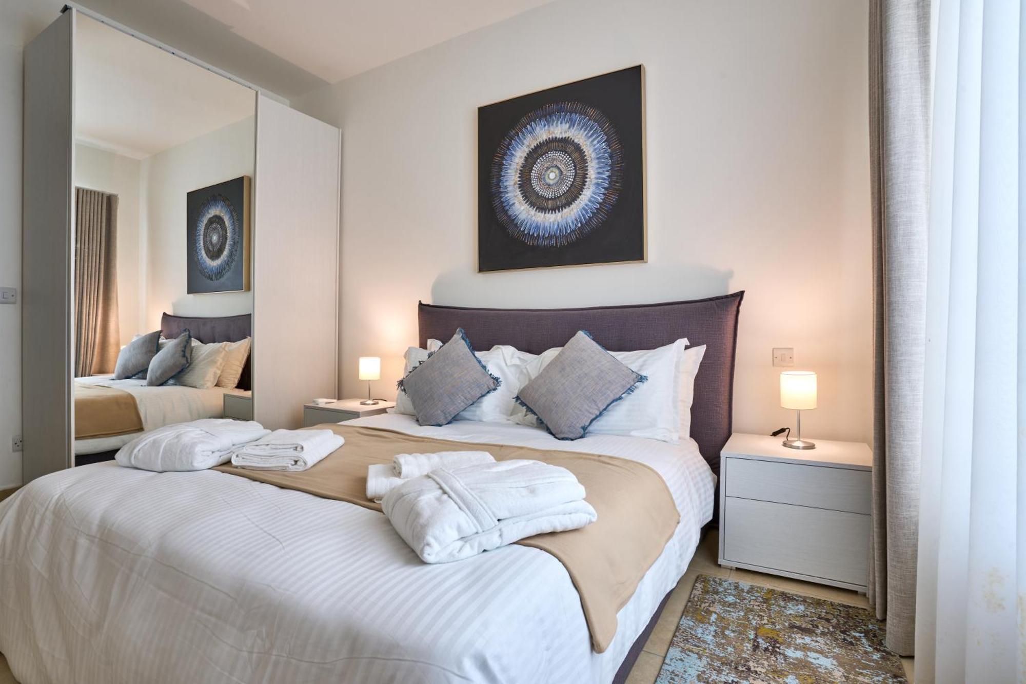 Stunning 3-Bedroom Seaview Retreat In Fort Cambridge สลีมา ภายนอก รูปภาพ