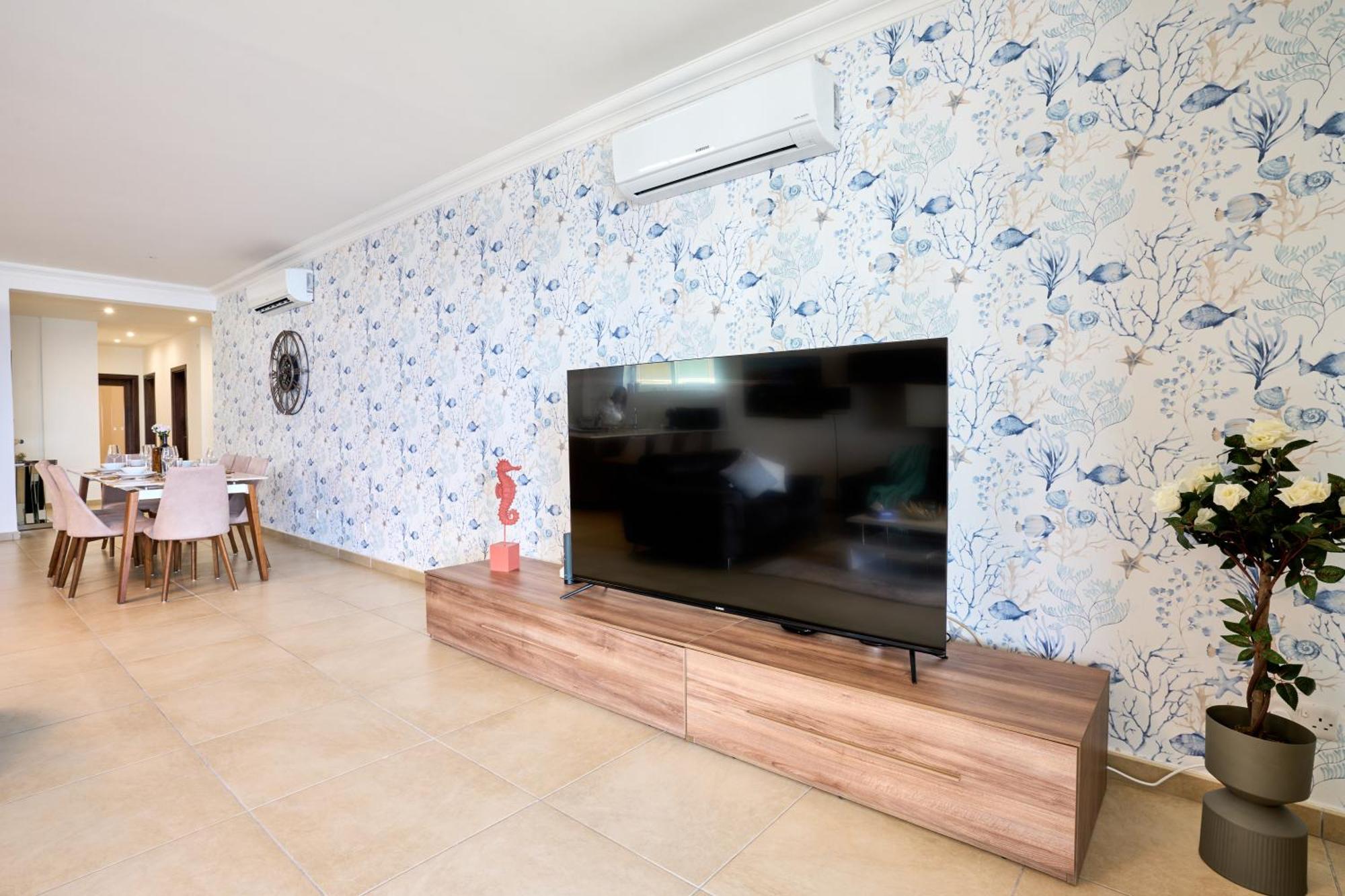 Stunning 3-Bedroom Seaview Retreat In Fort Cambridge สลีมา ภายนอก รูปภาพ