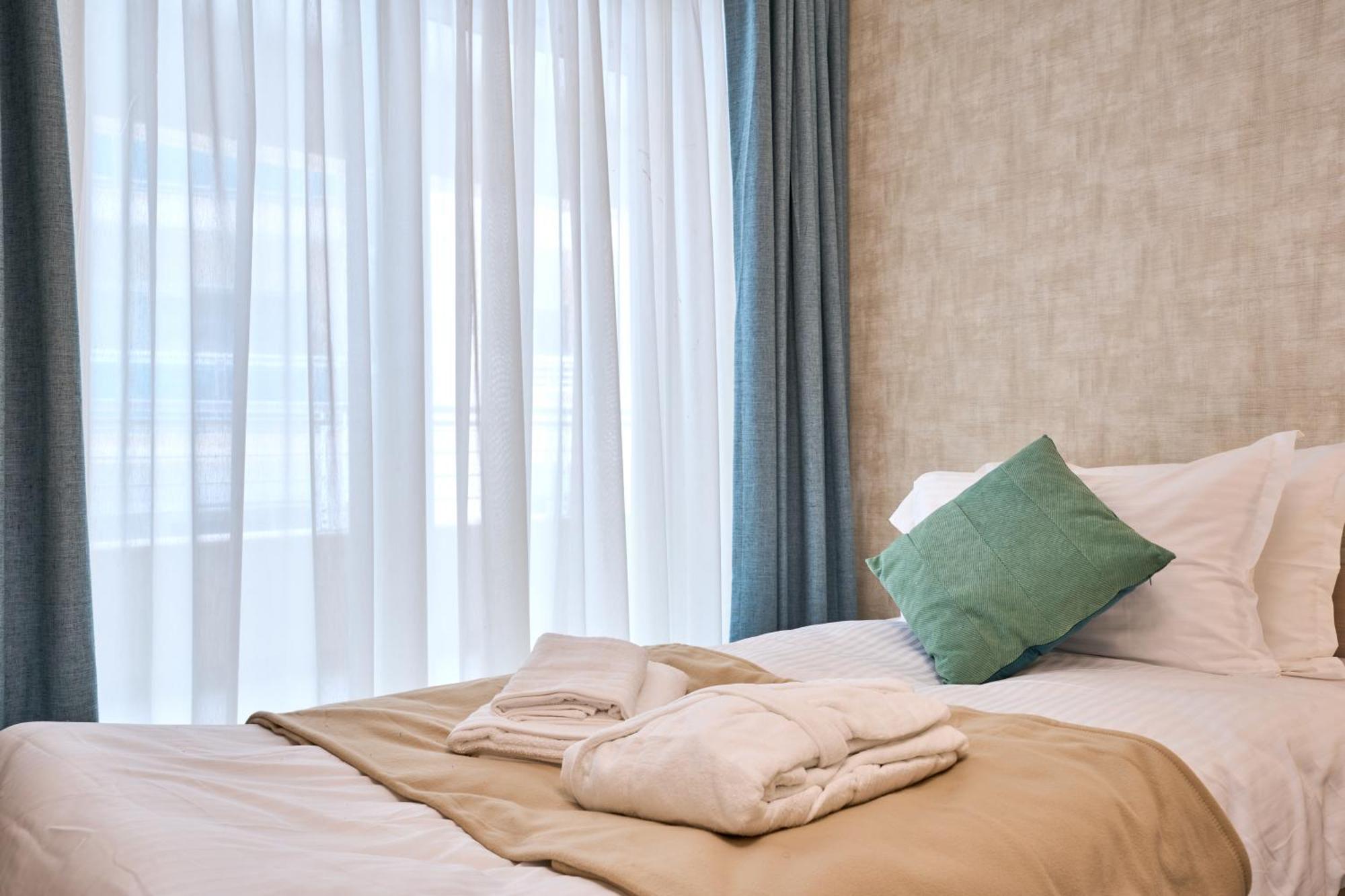 Stunning 3-Bedroom Seaview Retreat In Fort Cambridge สลีมา ภายนอก รูปภาพ